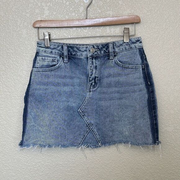 Pacsun Denim Mini Skirt 25 Medium Wash Dark Stripes On Sides Raw Hem - Picture 1 of 5